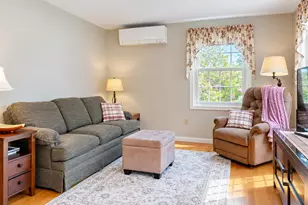 32 Carriage Hill Dr, Windham, ME 04062 - Photo 8