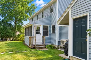 32 Carriage Hill Dr, Windham, ME 04062 - Photo 4
