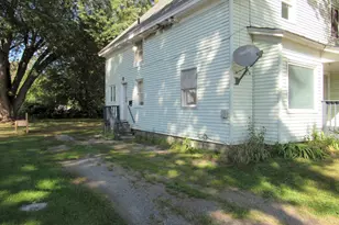 7 Gray St, Madison, ME 04950 - Photo 2