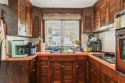 18-20 Dingley Court, Portland, ME 04103 - Photo 8