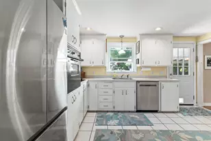 112 Dennett St, Portland, ME 04102 - Photo 12