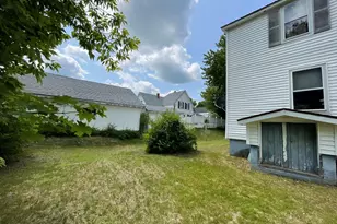 68 Prospect St, Millinocket, ME 04462 - Photo 10