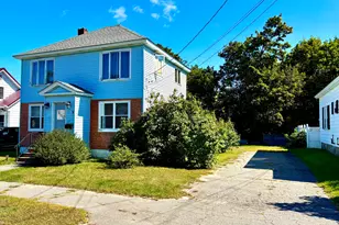 27 Eastland Ave, Millinocket, ME 04462 - Photo 2