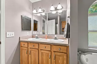 49 Towle Street, Auburn, ME 04210 - Photo 22