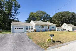 10 Pleasant Ave, Cape Elizabeth, ME 04107 - Photo 2