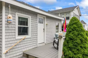 28 Seacliff Ave, Old Orchard Beach, ME 04064 - Photo 4