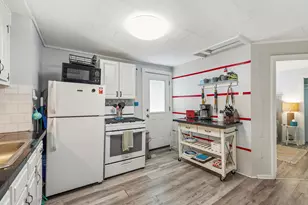 28 Seacliff Ave, Old Orchard Beach, ME 04064 - Photo 8