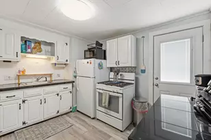 28 Seacliff Ave, Old Orchard Beach, ME 04064 - Photo 8