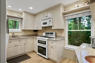 4 Wildwood Cir, Portland, ME 04103 - Photo 12