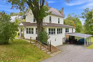 262 Linnell St, Rumford, ME 04276 - Photo 4