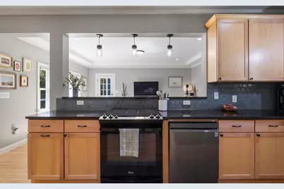 99 Washburn Avenue, Portland, ME 04102 - Photo 6