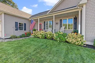 28 Beacon Dr, Brunswick, ME 04011 - Photo 2