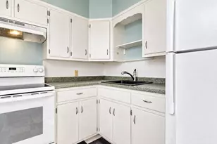156 York St, Portland, ME 04101 - Photo 16