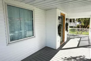 27 Dudley St, Presque Isle, ME 04769 - Photo 8