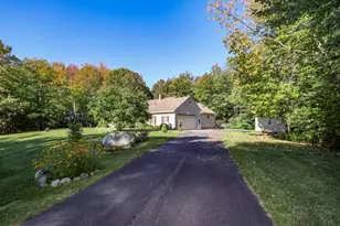 182 Maplewood Dr, Arundel, ME 04046 - Photo 2