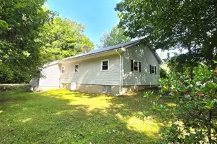 129 Enfield Rd, Lincoln, ME 04457 - Photo 4