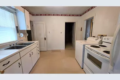 79 Middle Avenue, Mexico, ME 04257 - Photo 4
