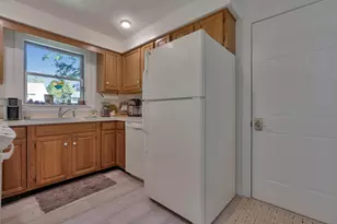 13 Coachlight Ln, Portland, ME 04102 - Photo 8