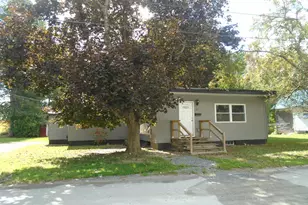 33 Highland Ave, Newport, ME 04953 - Photo 1