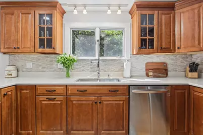 32 Pearl Street, Camden, ME 04843 - Photo 12