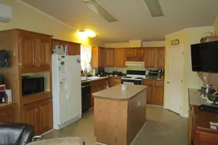 27 Phillips Wy, Holden, ME 04429 - Photo 10
