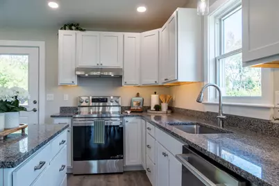 8 April Avenue, Monmouth, ME 04259 - Photo 4
