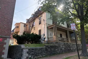 31 Deering St, Portland, ME 04101 - Photo 2