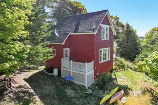 9 Cottage Ln, Stonington, ME 04681 - Photo 6