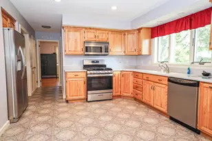 650 Somerset St, Rumford, ME 04276 - Photo 6