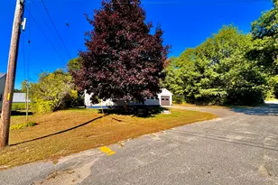 142 Westwood Ave, Millinocket, ME 04462 - Photo 2