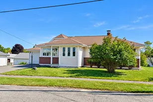 29 Eastern Ave, East Millinocket, ME 04430 - Photo 2