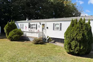 17 Sandalwood Cir, Kittery, ME 03904 - Photo 1