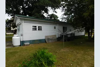 33 Chestnut Street, Skowhegan, ME 04976 - Photo 4
