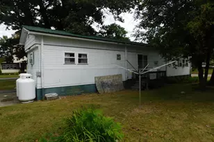 33 Chestnut St, Skowhegan, ME 04976 - Photo 4