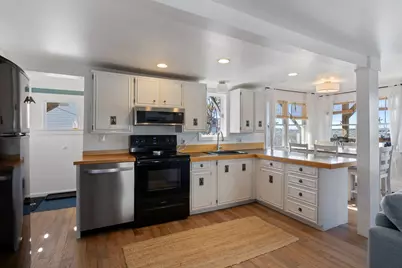 39 Union Street #2, Boothbay Harbor, ME 04538 - Photo 6