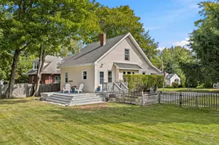 52 Dennett St, Portland, ME 04102 - Photo 6