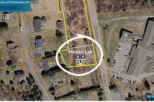 467 Ridgeview Ave, Madawaska, ME 04756 - Photo 2