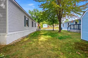 46 Woodside Dr, Lisbon, ME 04250 - Photo 2