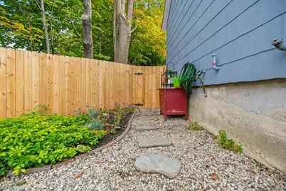 22 Morse Street, Freeport, ME 04032 - Photo 4