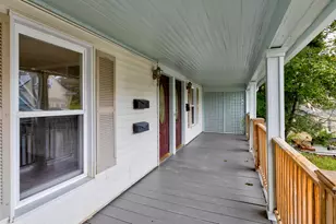 44 Warren Ave, Cape Elizabeth, ME 04107 - Photo 2