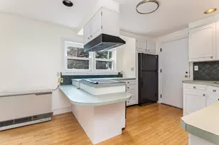 44 Warren Ave, Cape Elizabeth, ME 04107 - Photo 12