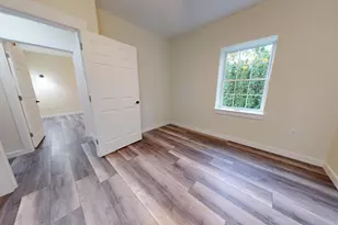 33 Pearl St, Lewiston, ME 04240 - Photo 22