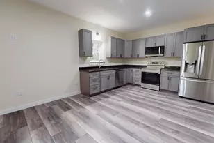 33 Pearl St, Lewiston, ME 04240 - Photo 12