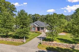 17 Elizabeth Ln, Kittery, ME 03905 - Photo 2