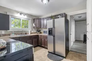 8 Wilson St, Berwick, ME 03901 - Photo 6