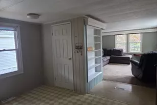 216 Cedar St, Millinocket, ME 04462 - Photo 16