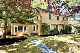 12 Locksley Rd, Cape Elizabeth, ME 04107 - Photo 2