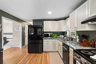 39 Garden St, Old Orchard Beach, ME 04064 - Photo 12