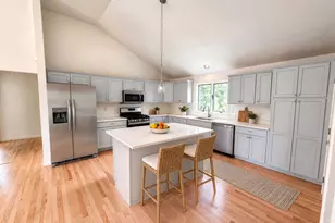 126 Pleasant St, Eliot, ME 03903 - Photo 6