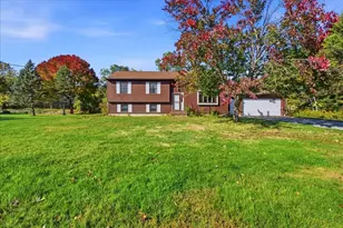 37 Meadow Ln, Auburn, ME 04210 - Photo 10